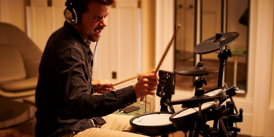 profesionales y aficionados pueden tocar el tambor electrónico Roland