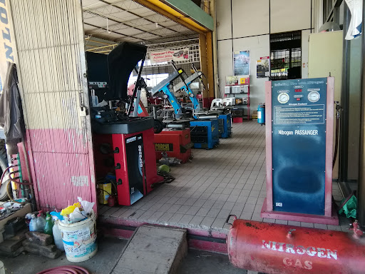 WILLEE TYRES & BATTERIES CENTRE