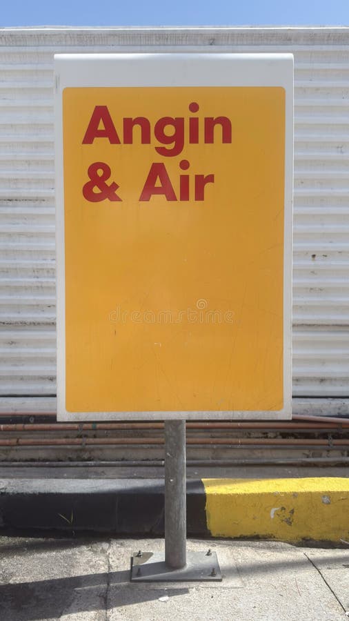 Foto Alam Angin & Air: Pemandangan Semula Jadi yang Memukau